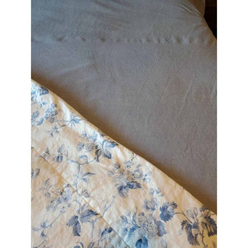 Twin XL Bed‎ spread 100% Thick Cotton Reversible Blue White Floral Toile 67x96